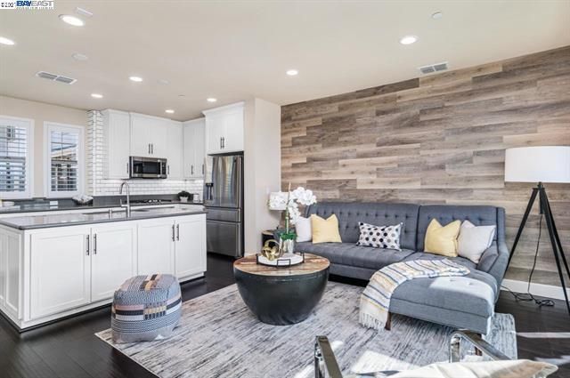 Building Photo - 833 Tranquility Cir