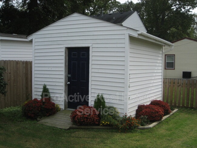 Building Photo - 725-B Carolina Avenue