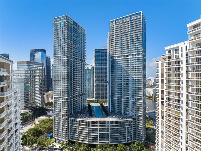 Building Photo - 475 Brickell Ave