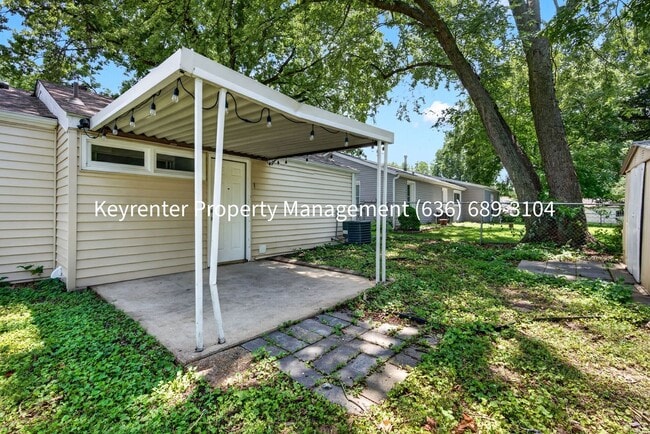 Building Photo - Fully Renovated 2BR/1BA Home for Rent