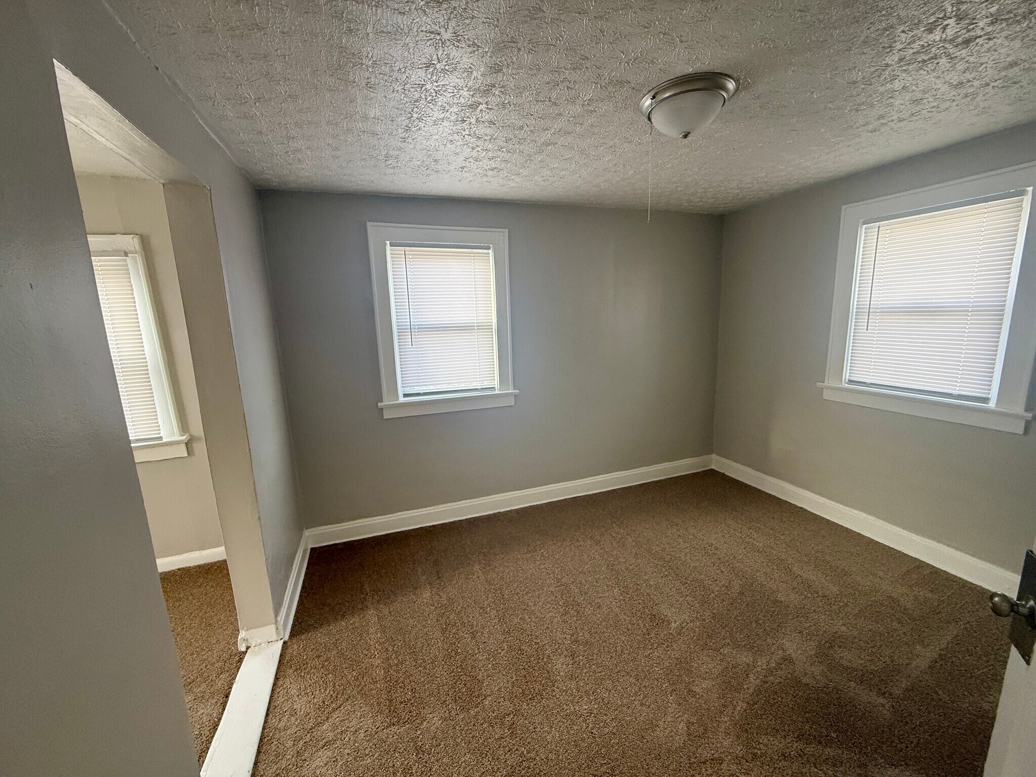 Building Photo - 745 S Wayne Ave