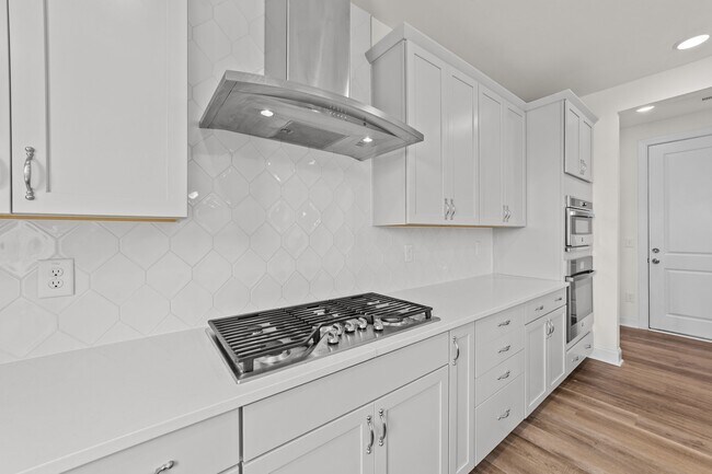 Building Photo - 824 Summit Crest Ct