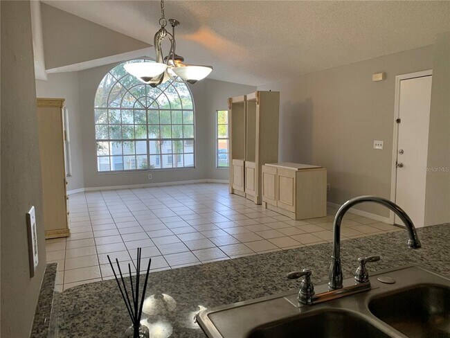 Building Photo - 5015 Laguna Bay Cir