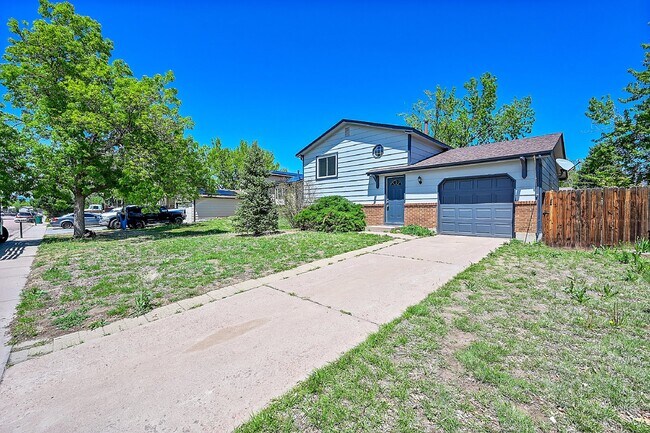 Building Photo - $2,200.00 - 3 Bed,1.5 Bath, Single Family ...