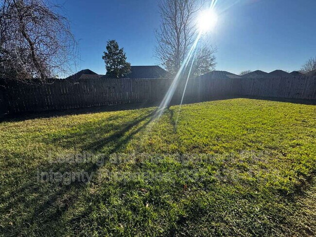 Building Photo - 201 Pavilion St