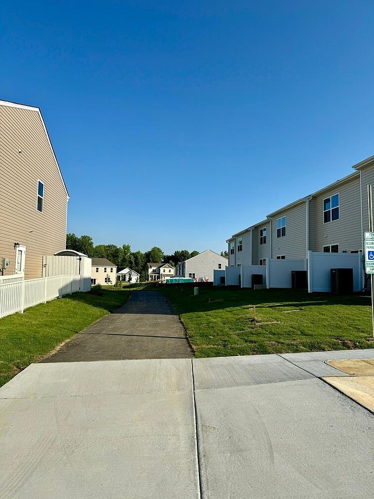 Walking trail - 101 S Chubb Rdg