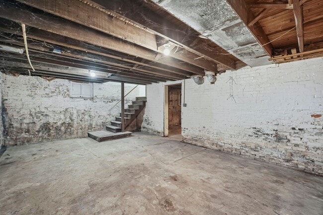 Building Photo - NEW 4-Bed Home with Modern Updates & Extra...