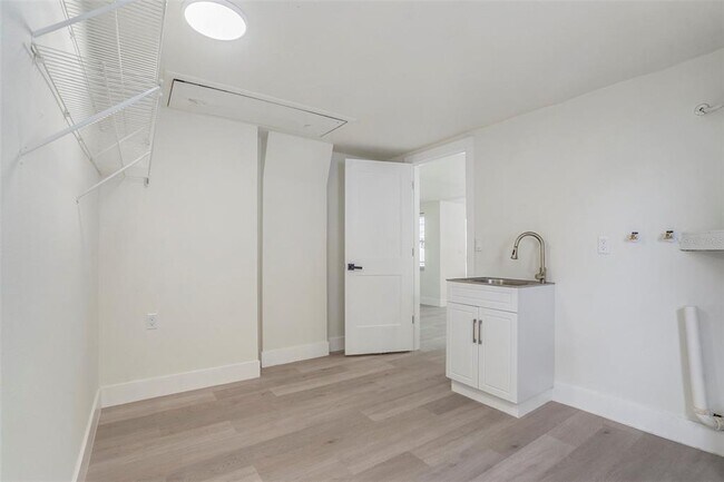 Building Photo - 15606 Allmand Dr