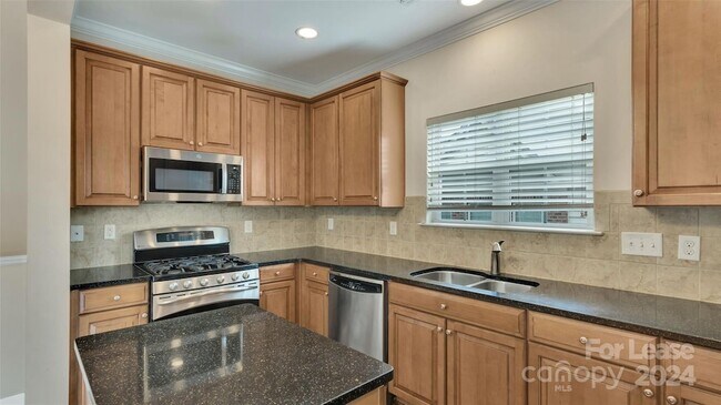 Building Photo - 11111 Ascoli Pl