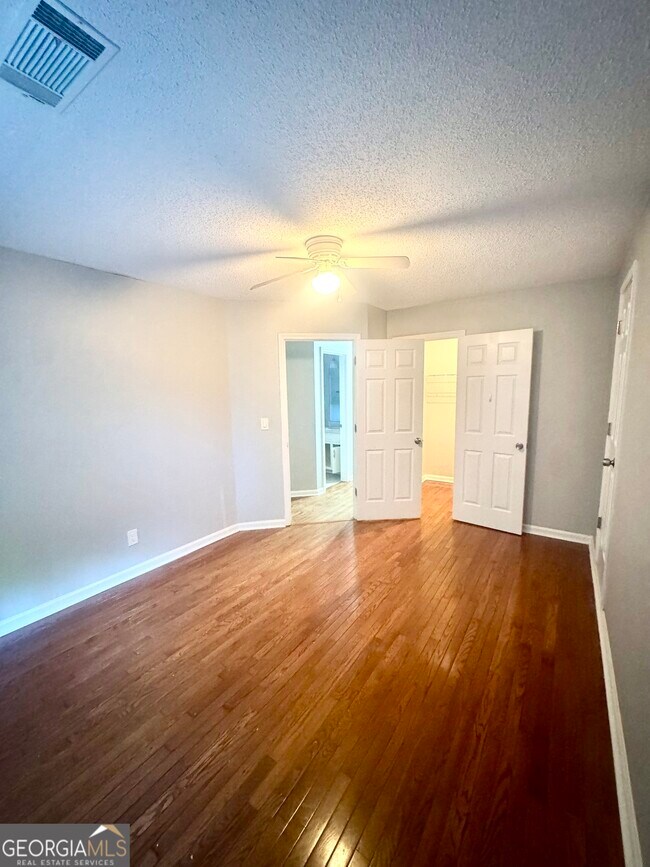 Building Photo - 4288 Trotters Ln NE