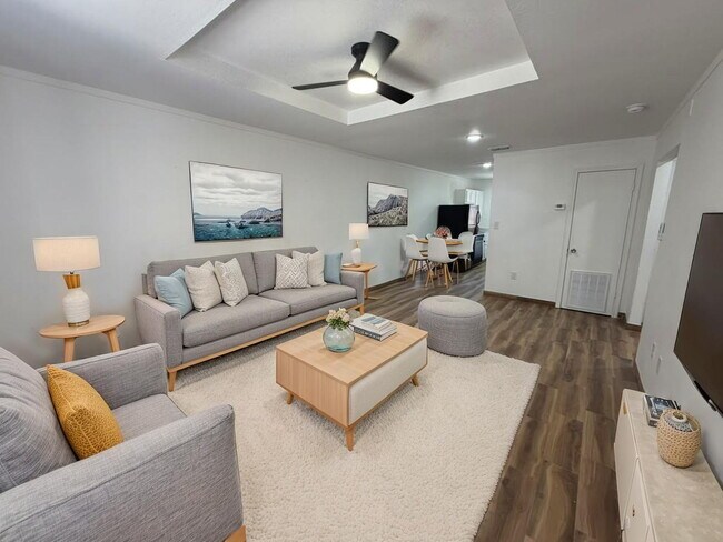 Building Photo - "Charming 2-Bed Hideaway with Modern Comforts in Edinburg – 840 Sq Ft of Cozy Living!"