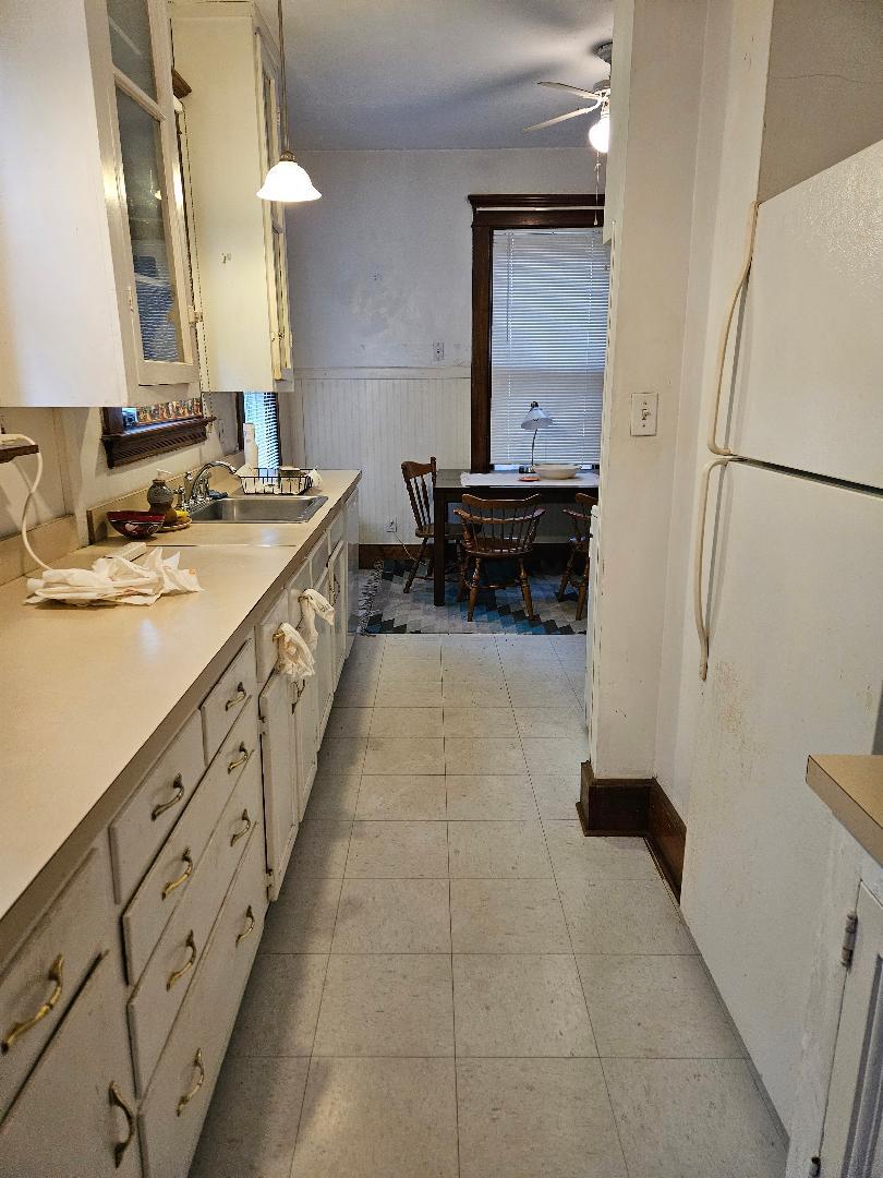 Building Photo - 733 Orange St