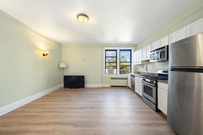 Building Photo - 1722 John F. Kennedy Blvd