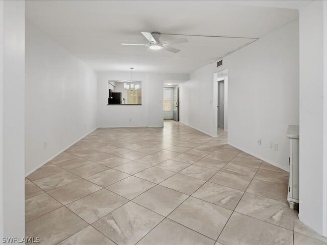 Building Photo - 1001 Foxfire Ln