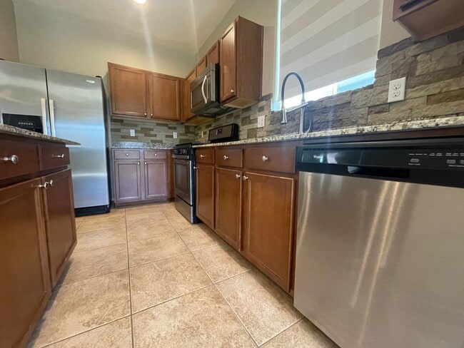 Building Photo - POPULAR PROVIDENCE 2 STORY HOME