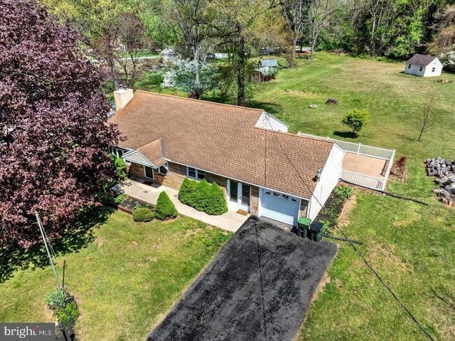 Building Photo - 1217 Caln Meetinghouse Rd