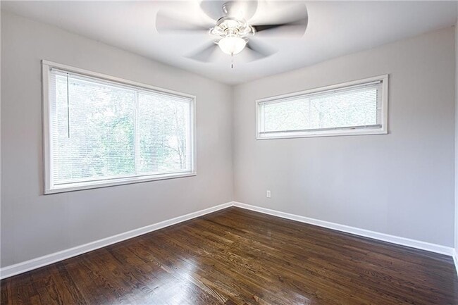 Building Photo - 4984 Crowe Dr SE