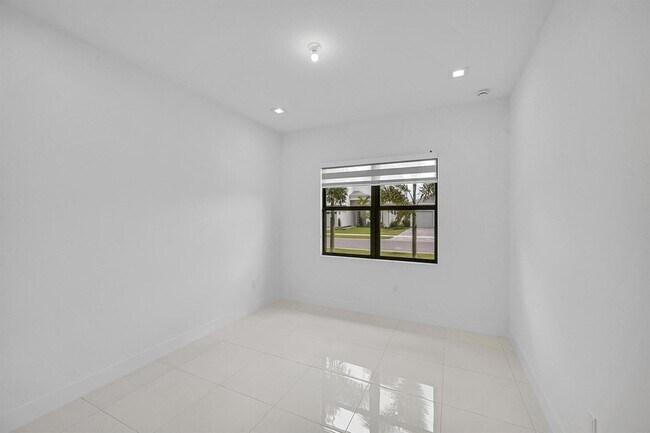 Building Photo - 13072 Feathering Wy