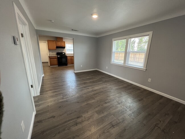 Building Photo - 28994 Rd 168