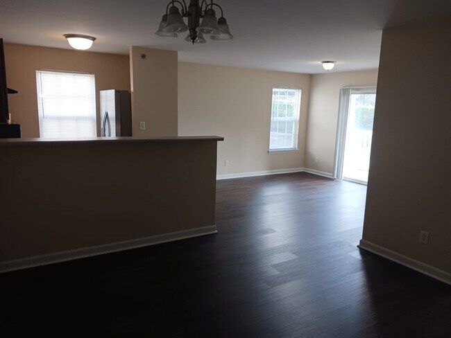 Building Photo - 5203 Spring Creek Ln