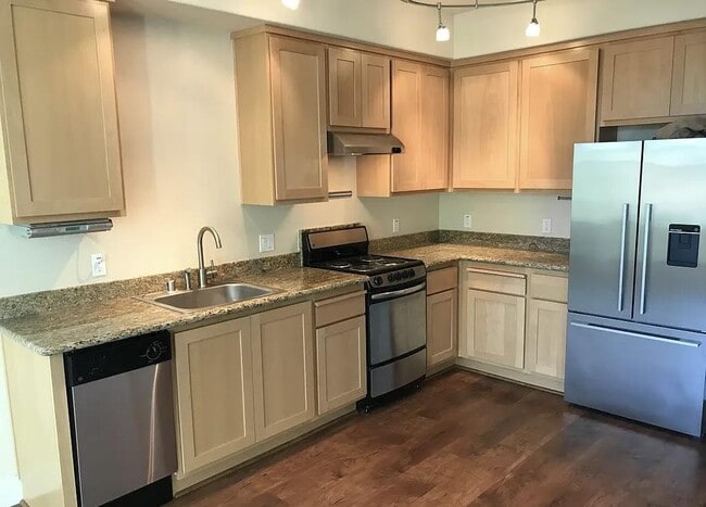 Building Photo - 224 Laurel St