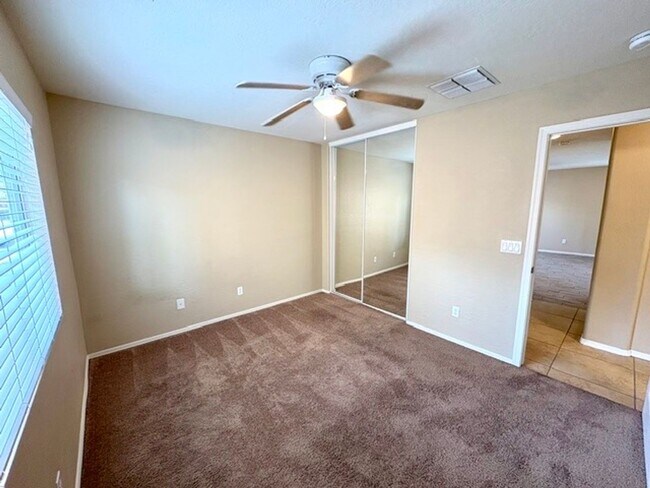 Building Photo - LARGE 4 Bedroom 3 Bathroom Copper Basin Home!