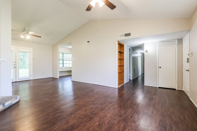 Building Photo - 2674 Lark Ln