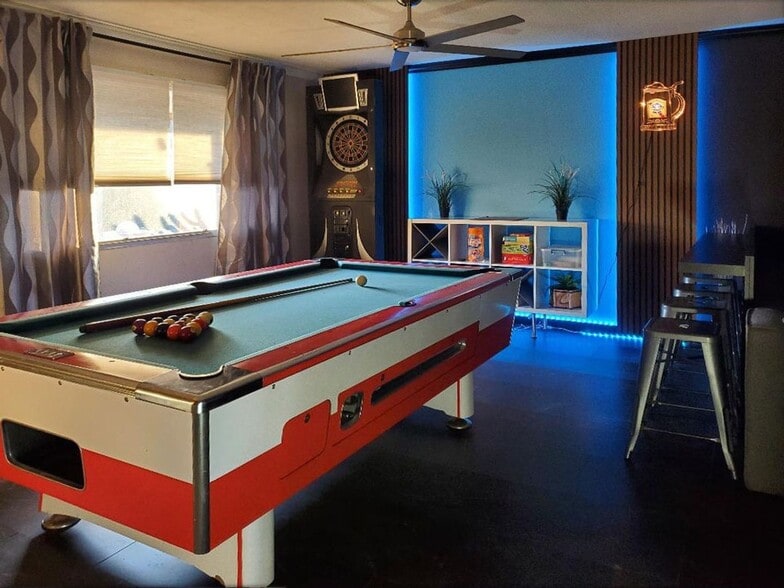 Building Photo - 1220 W Pebble Beach Dr