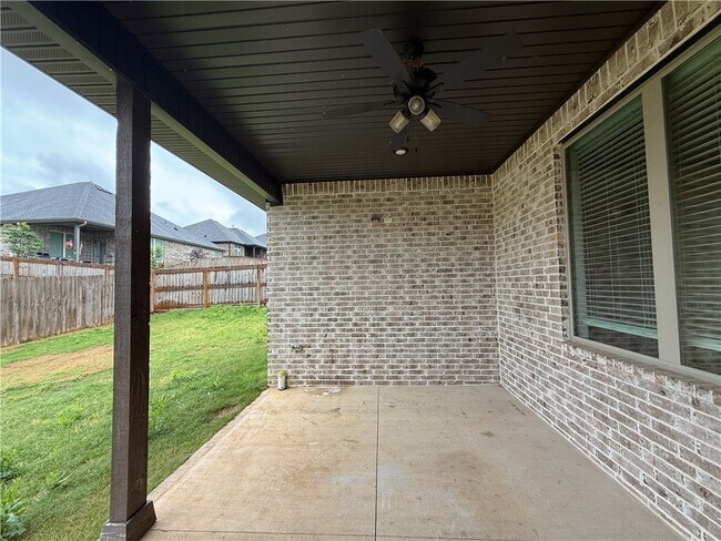 Building Photo - 5809 SW Macasin Ave
