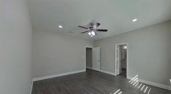 Building Photo - Move-In Ready 4-Bedroom Home with Timeless Appeal