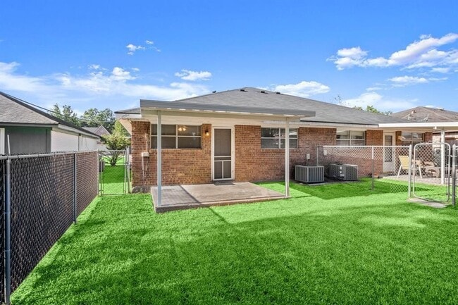 Building Photo - 6316 Olson Ln