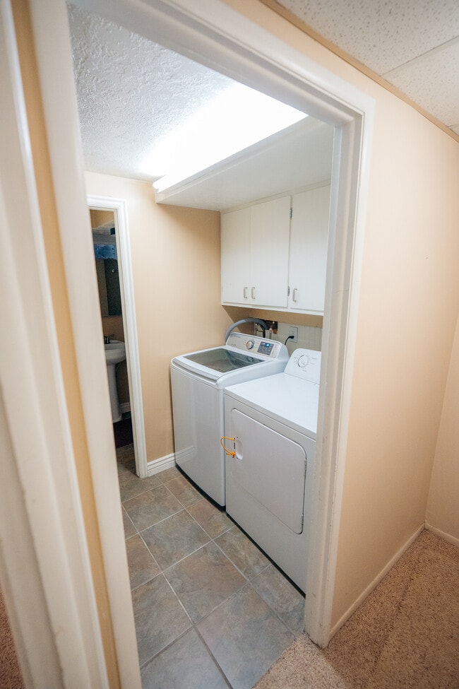 Building Photo - 7858 S 280 E