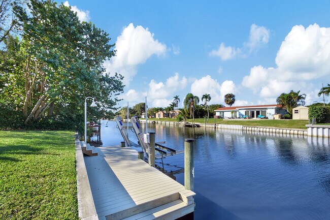 Building Photo - 1753 W Terrace Dr