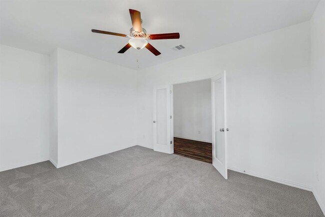 Building Photo - 1500 Sibley Wy