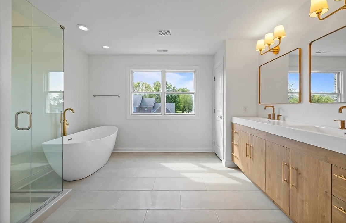 Building Photo - 5583 Beechwood Ter