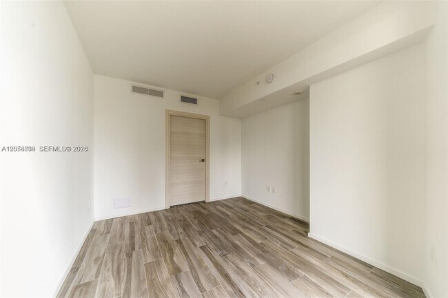 Building Photo - 801 S Miami Ave