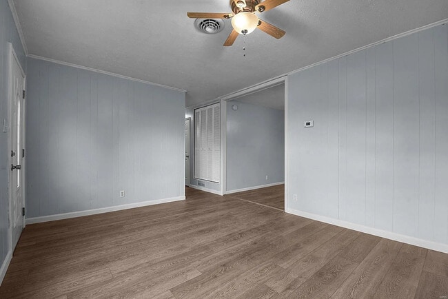 Building Photo - 1400 Brushey Grove Ave