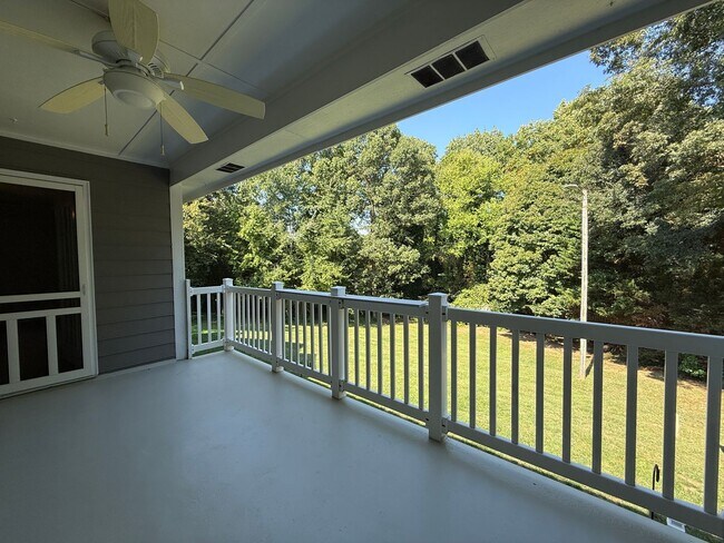 Building Photo - Spacious Two Bedroom, 2nd Floor Condo with...