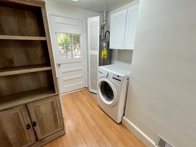 Building Photo - 3375 Fenton St