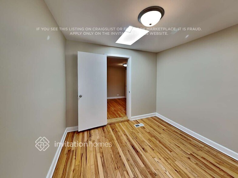 Building Photo - 4717 Wesley Terrace