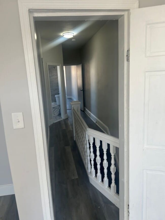 Building Photo - 3BR 1,5 bath Only with 3 Br pha voucher