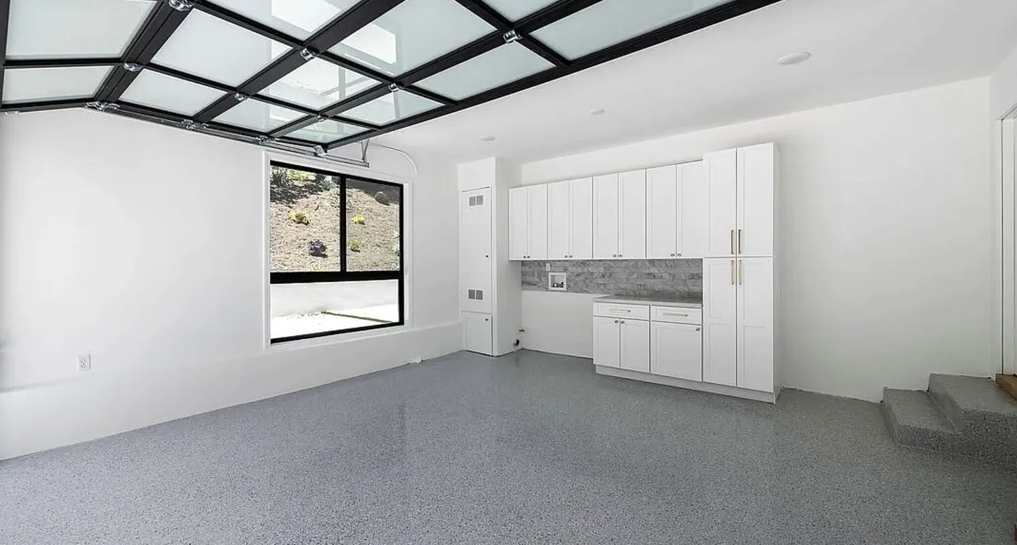 Building Photo - 17163 Clemons Dr