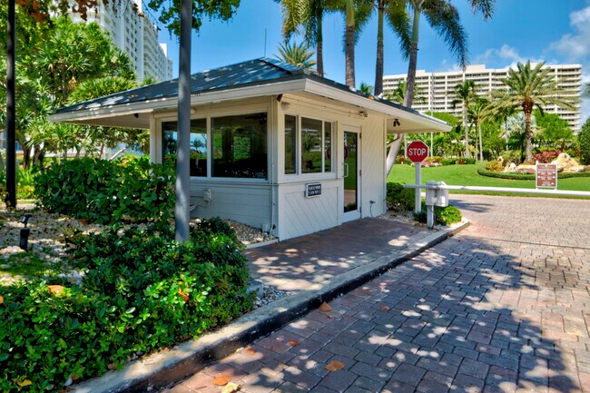 Building Photo - 4201 N Ocean Blvd