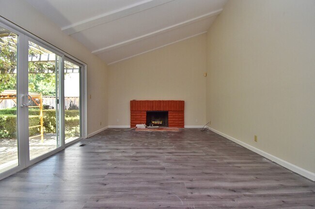 Building Photo - $4,390 4 BEDROOM GORGEOUS REMODELED SAN RA...