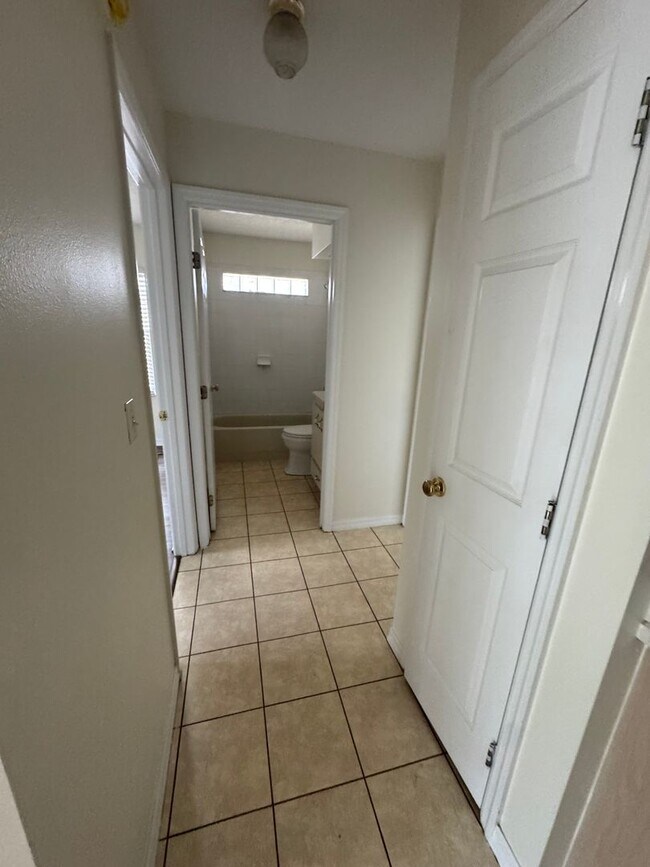 Building Photo - Charming 3BR/2BA Home in Countryside Estat...