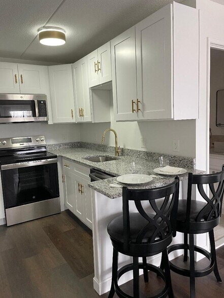 Building Photo - 46 Cochituate Rd