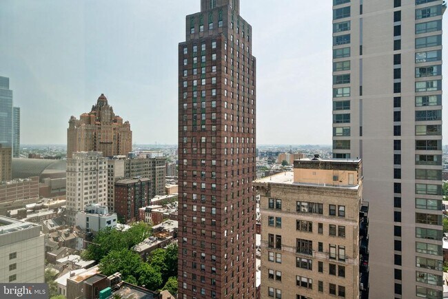 Building Photo - 1701 Locust St