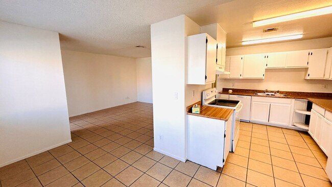 Building Photo - 6217 Yerba Ln