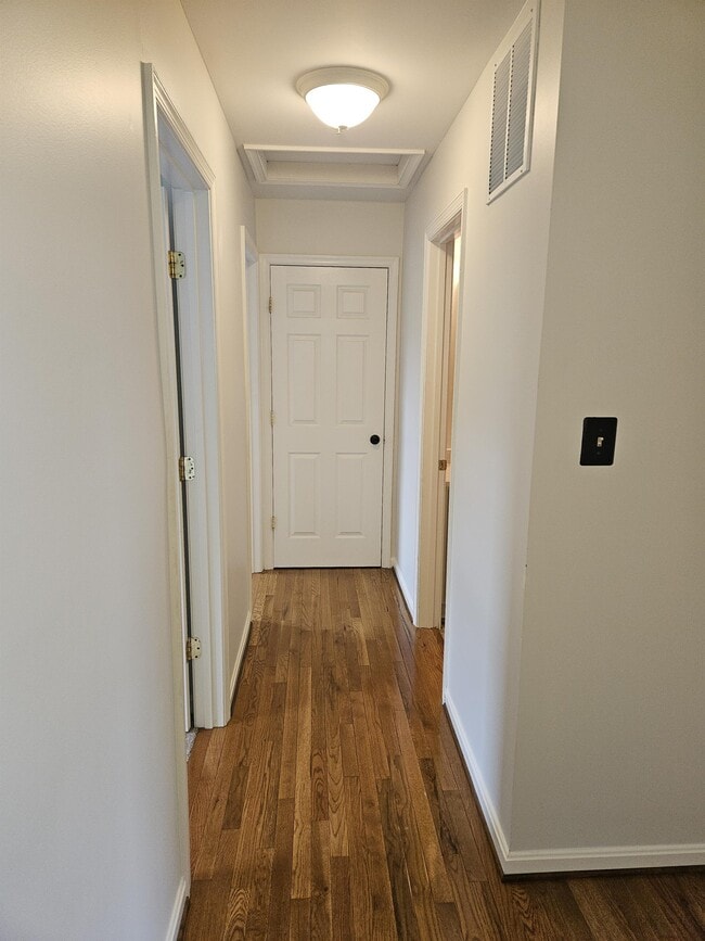 Building Photo - 201 Stull Ct