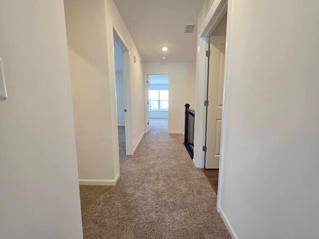 Building Photo - 458 Hathaway Ln